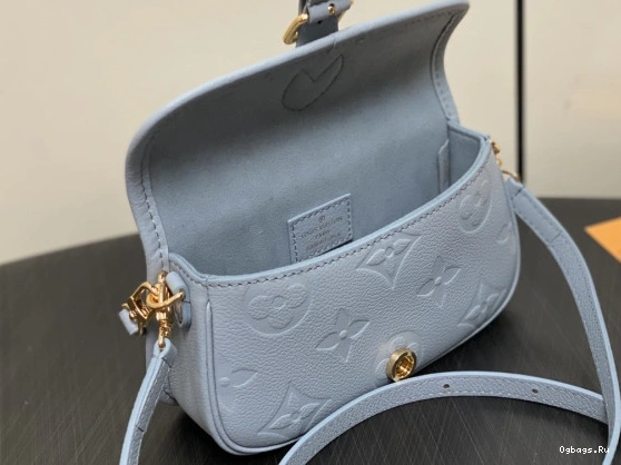 VUITTON Nano Diane-19*10.5*6 CM LOUIS 0413